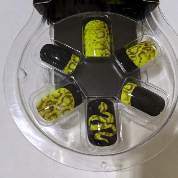 Sinful Colors Claws Press-On Nail Set - Picture 2 of 3